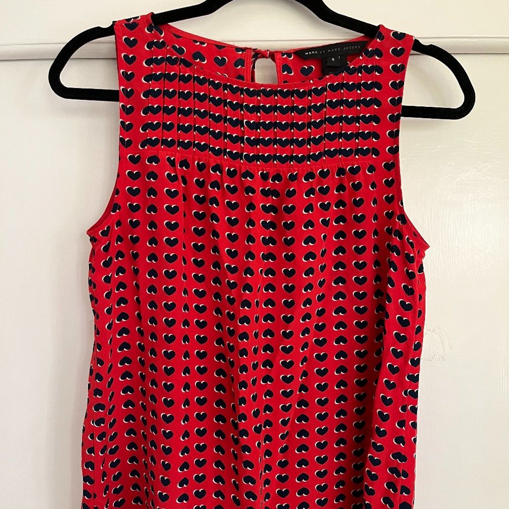 100% Silk heart print Marc Jacobs size small